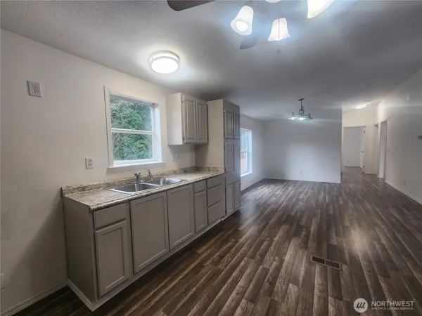 $395,000 | 80 Satsop Drive, Elma, WA 98541