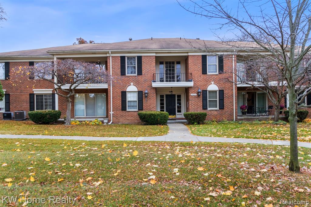 29632 Middlebelt Road, Unit 1703 Farmington Hills, MI 48334 - Photo 3 of 30
