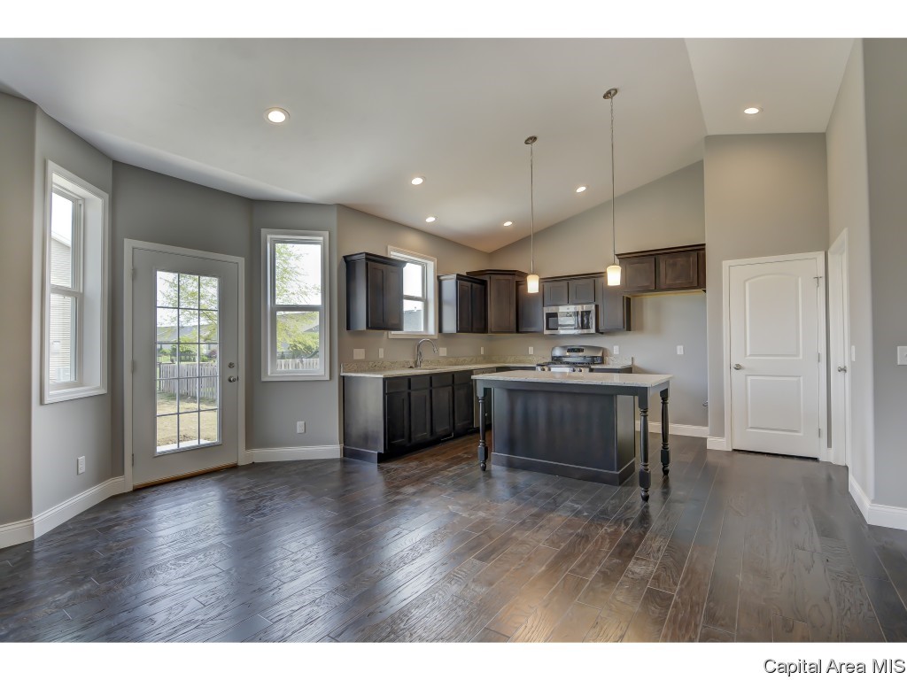 2825 Haverhill Road Springfield, IL 62711 - Photo 7 of 36