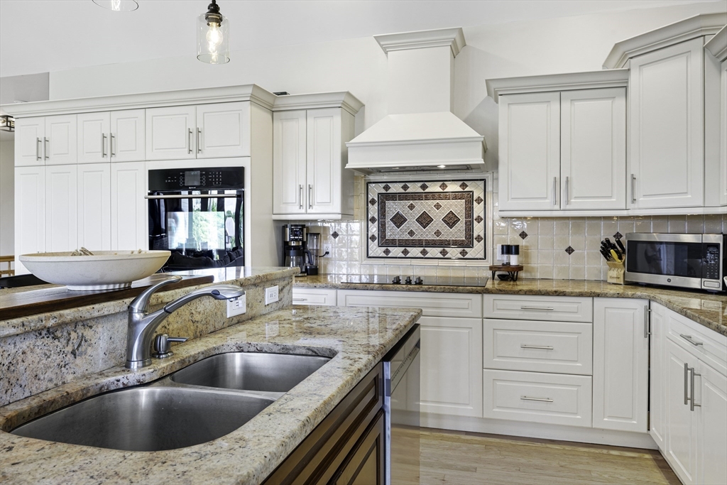 27 Spring Hill Road Belchertown, MA 01007 - Photo 13 of 42