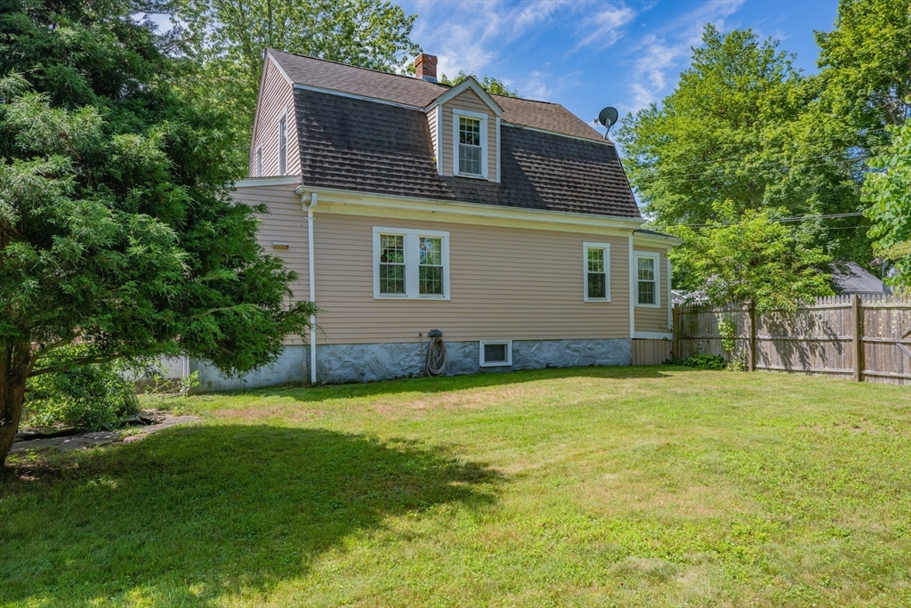 21 Perry Street Fairhaven, MA 02719 - Photo 14 of 34 Gallery Image 14