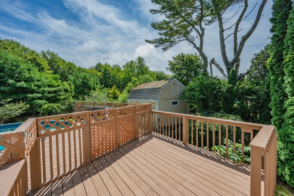 21 Perry Street Fairhaven, MA 02719 - Photo 8 of 34 Gallery Image 8