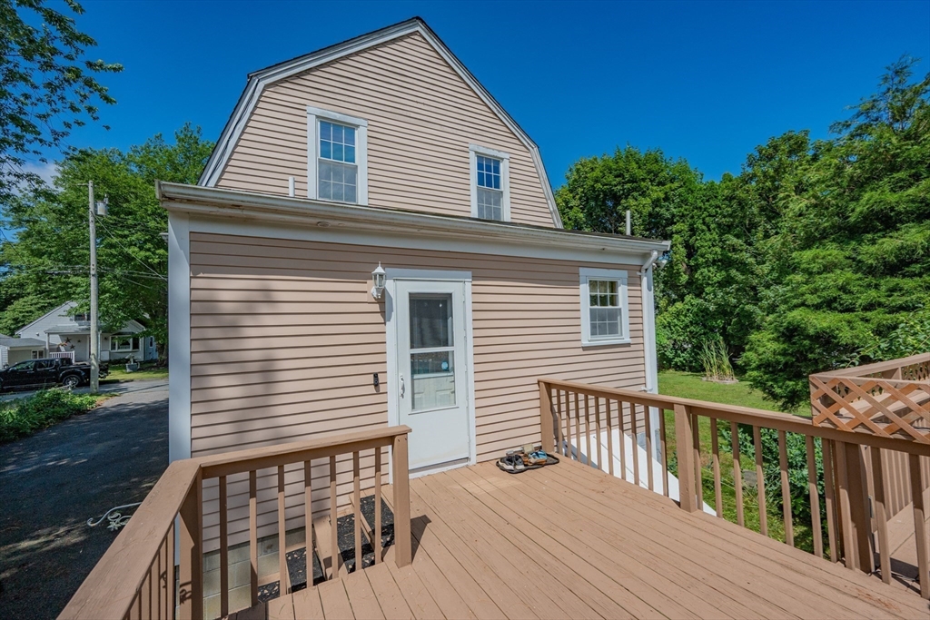 21 Perry Street Fairhaven, MA 02719 - Photo 9 of 34 Gallery Image 9