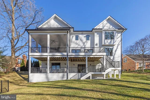 $3,295,000 | 7008 Amy Lane, Bethesda, MD 20817