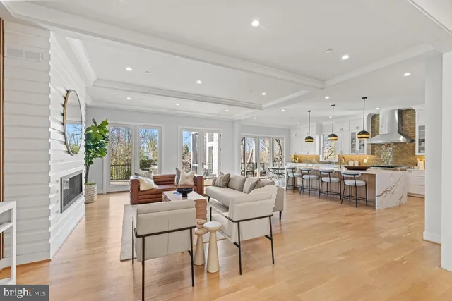 $3,295,000 | 7008 Amy Lane, Bethesda, MD 20817