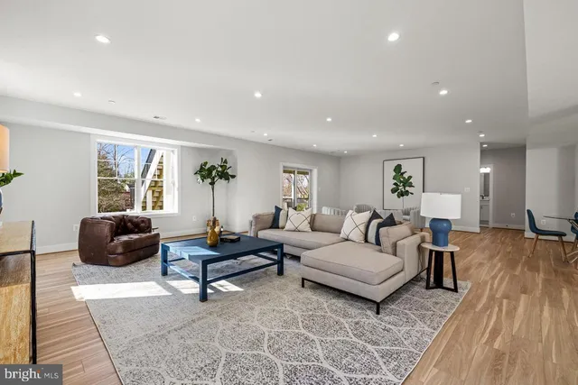 $3,295,000 | 7008 Amy Lane, Bethesda, MD 20817