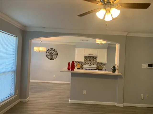 a room with window and a window