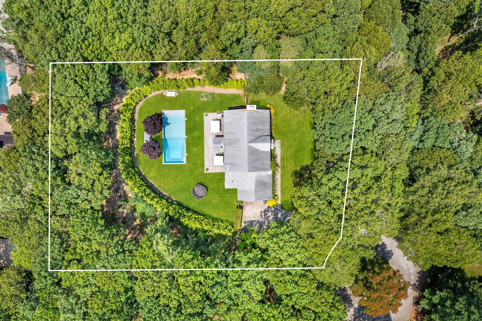 29 Emerson Place Sag Harbor, NY 11963 - Photo 2 of 23 an aerial view of a house