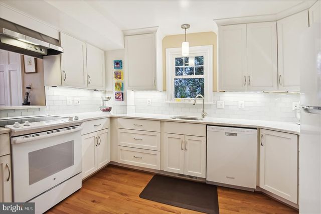 $1,200,000 | 18 West Rosemont Avenue, Alexandria, VA 22301
