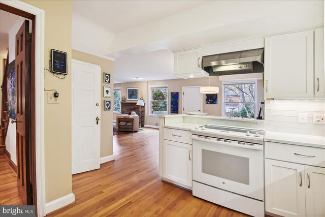 $1,200,000 | 18 West Rosemont Avenue, Alexandria, VA 22301