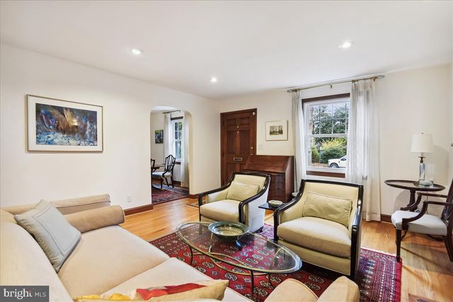 $1,200,000 | 18 West Rosemont Avenue, Alexandria, VA 22301