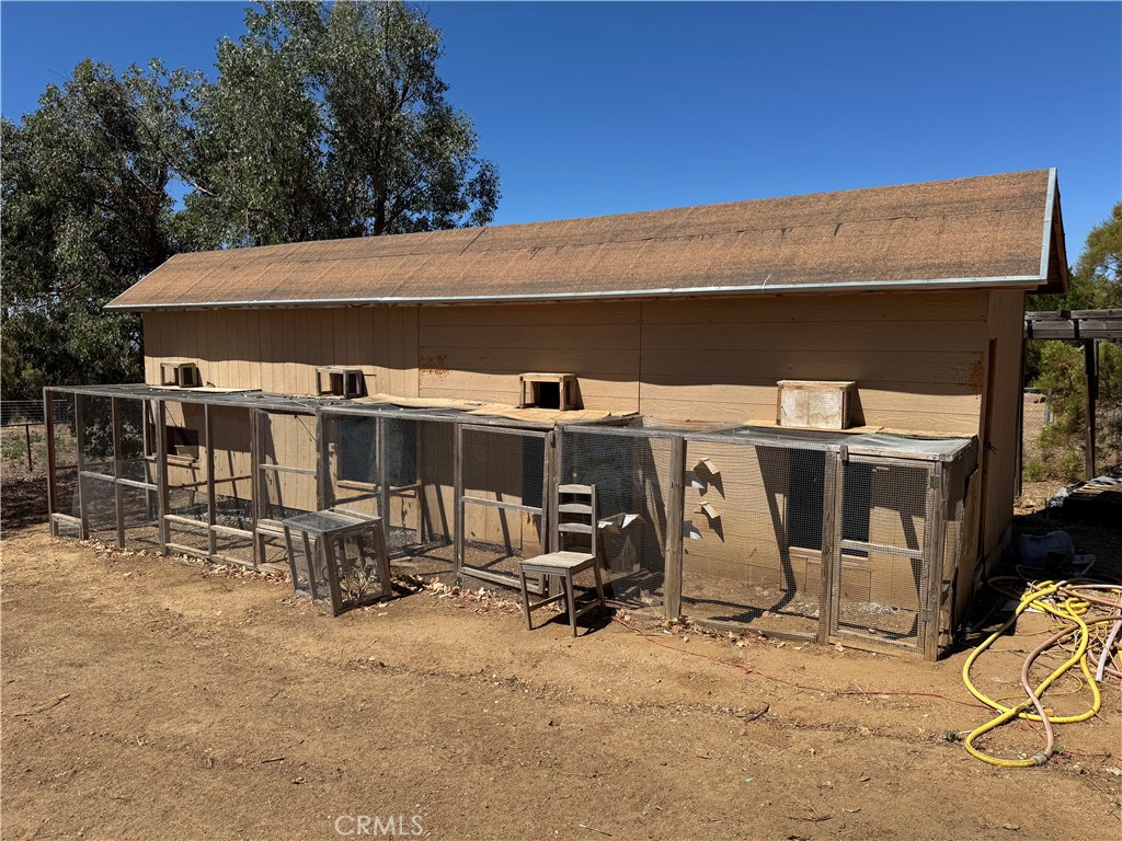 37065 Bonita Vista Road Anza, CA 92539 - Photo 56 of 65 a view of work space with seating area