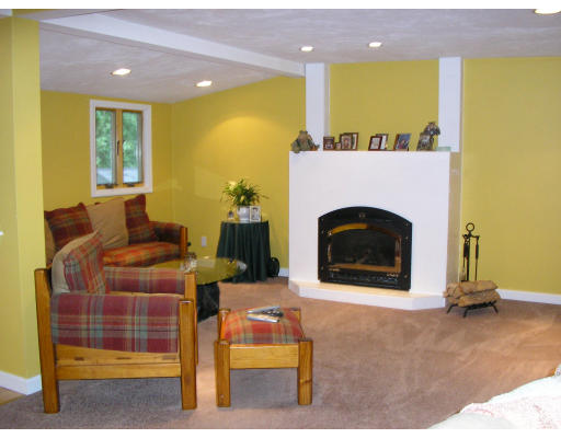 420 Acton Road Chelmsford, MA 01824 - Photo 4 of 6 Gallery Image 4