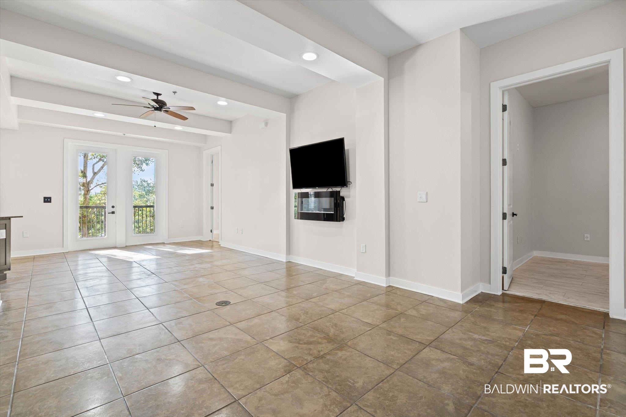 1430 Regency Road, Unit C202 Gulf Shores, AL 36542 - Photo 4 of 27 Lots of Light