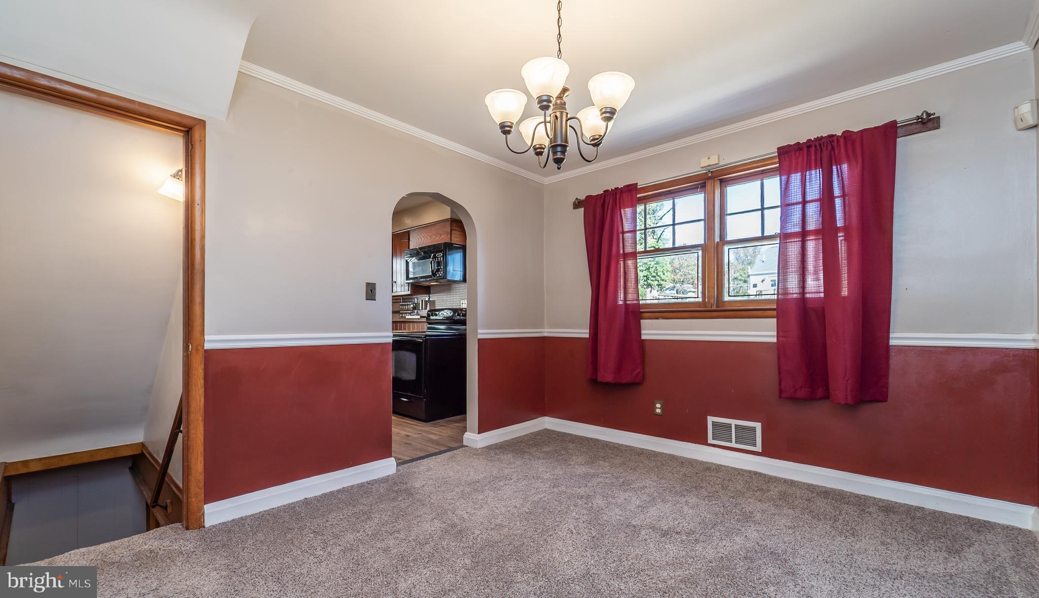 833 Hilltop Road Baltimore, MD 21228 - Photo 11 of 37 Gallery Image 11