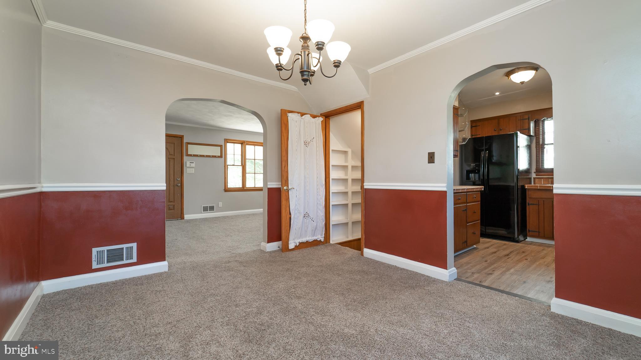 833 Hilltop Road Baltimore, MD 21228 - Photo 12 of 37 Gallery Image 12