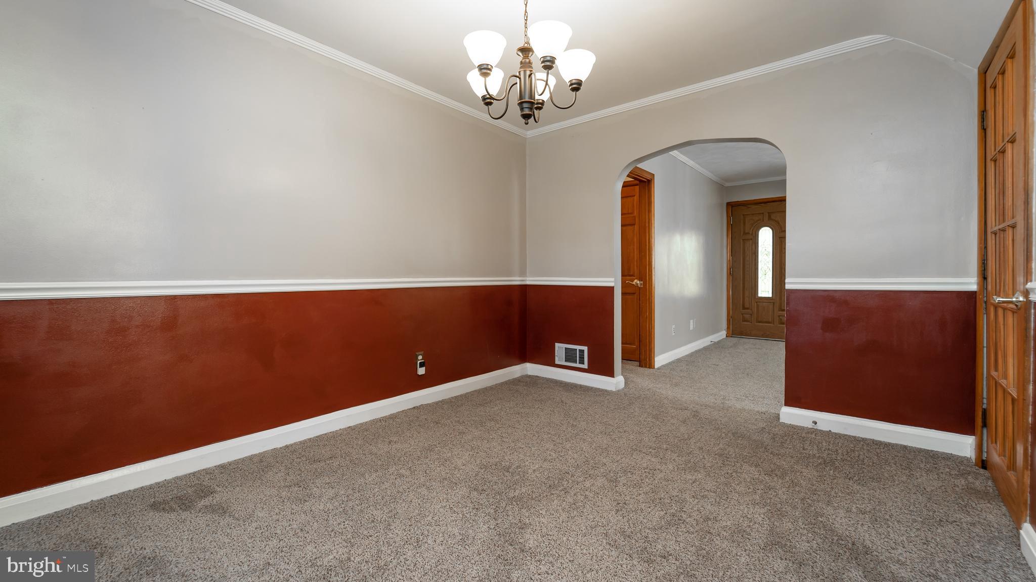 833 Hilltop Road Baltimore, MD 21228 - Photo 13 of 37 Gallery Image 13