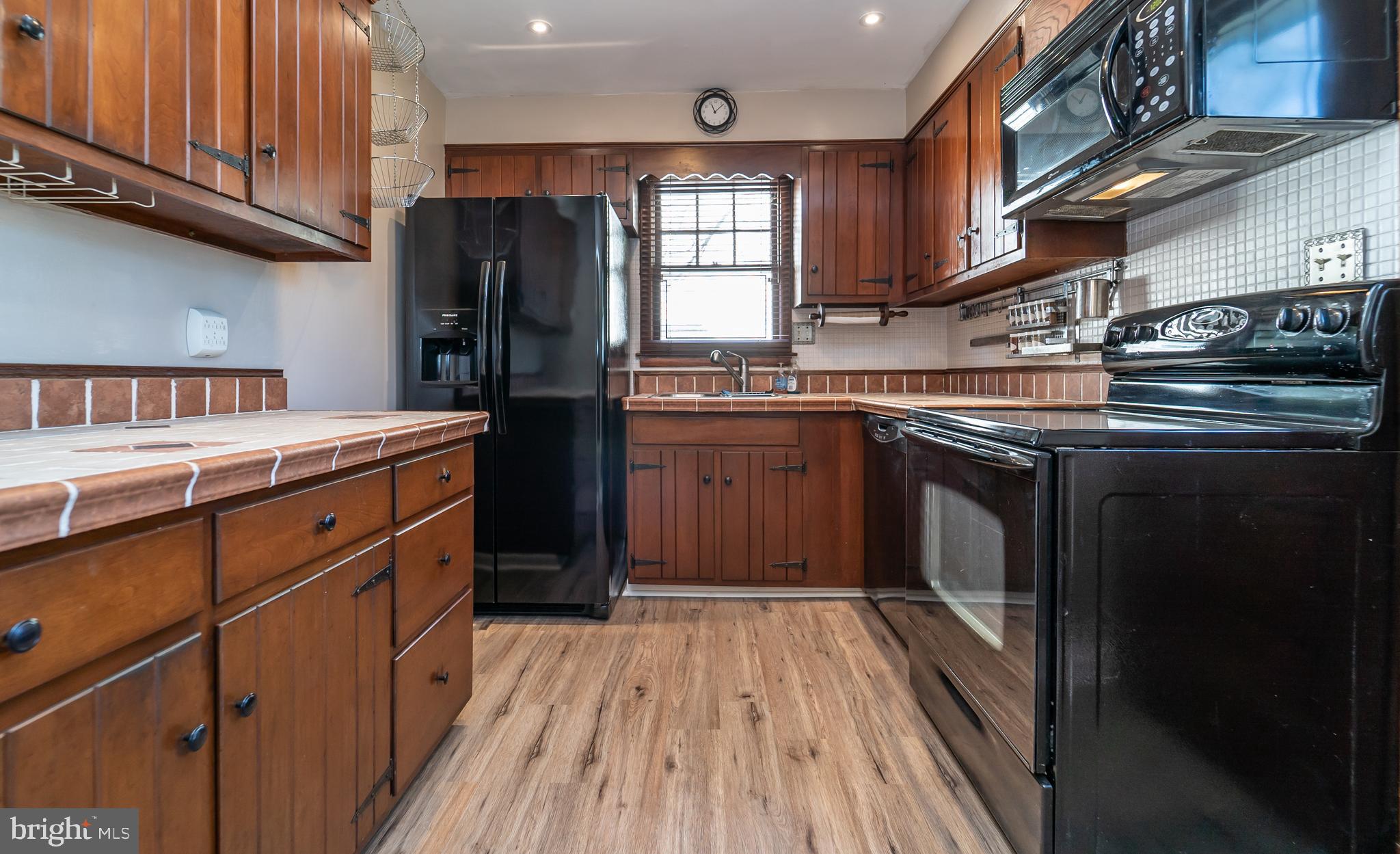 833 Hilltop Road Baltimore, MD 21228 - Photo 15 of 37 Gallery Image 15