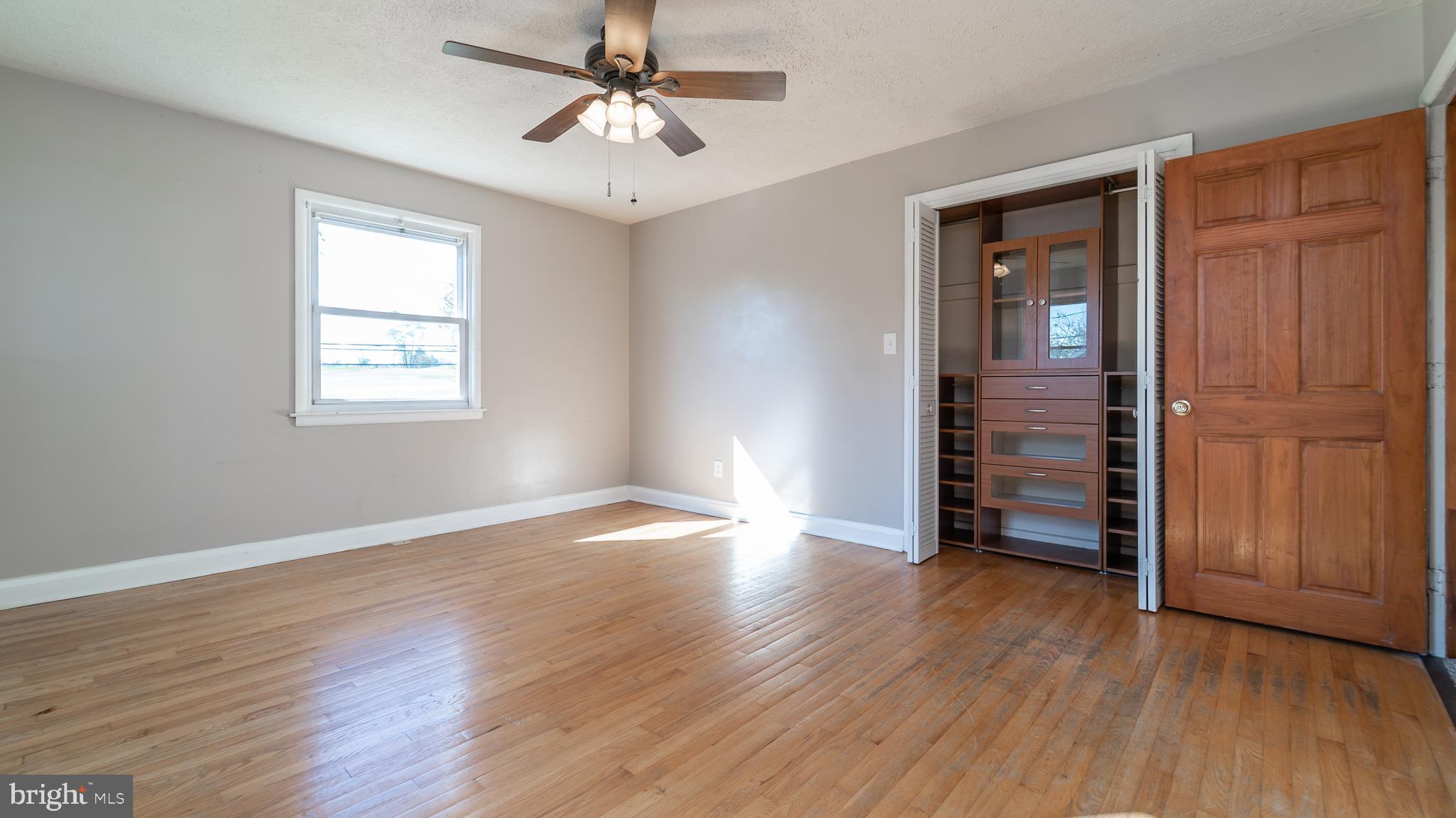 833 Hilltop Road Baltimore, MD 21228 - Photo 17 of 37 Gallery Image 17