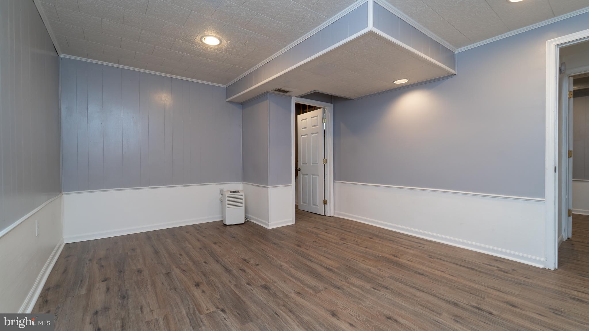 833 Hilltop Road Baltimore, MD 21228 - Photo 26 of 37 Gallery Image 26
