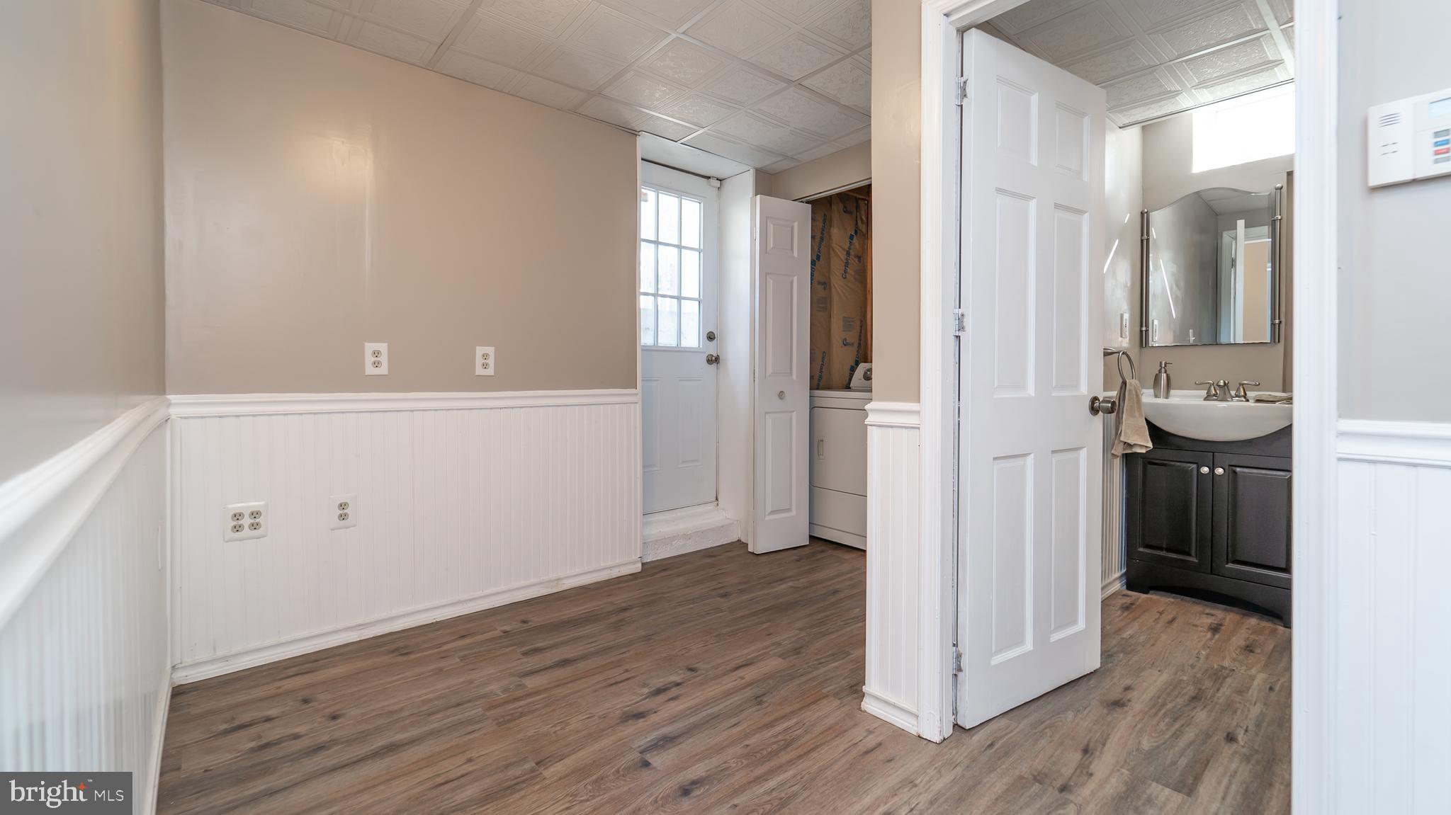 833 Hilltop Road Baltimore, MD 21228 - Photo 27 of 37 Gallery Image 27