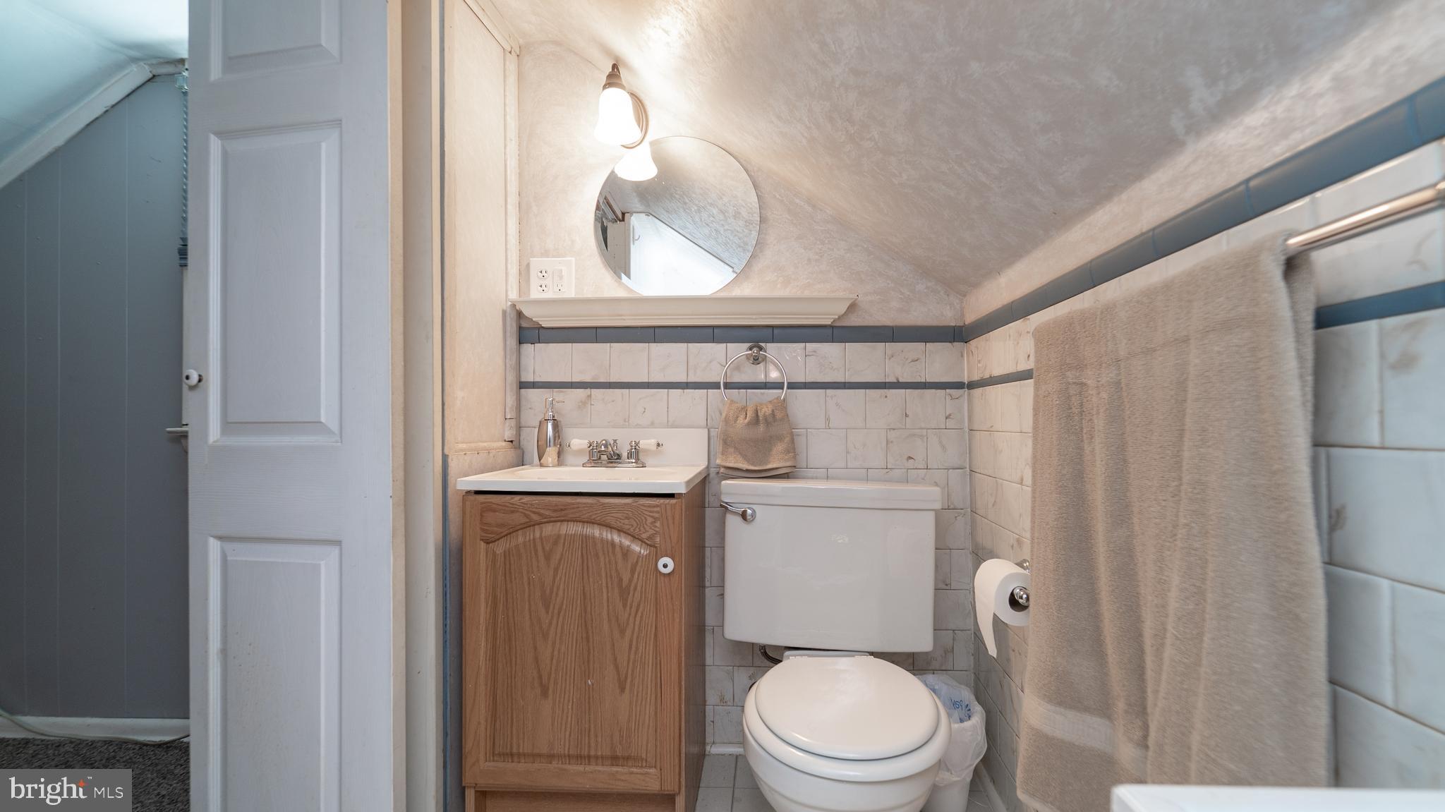 833 Hilltop Road Baltimore, MD 21228 - Photo 34 of 37 Gallery Image 34