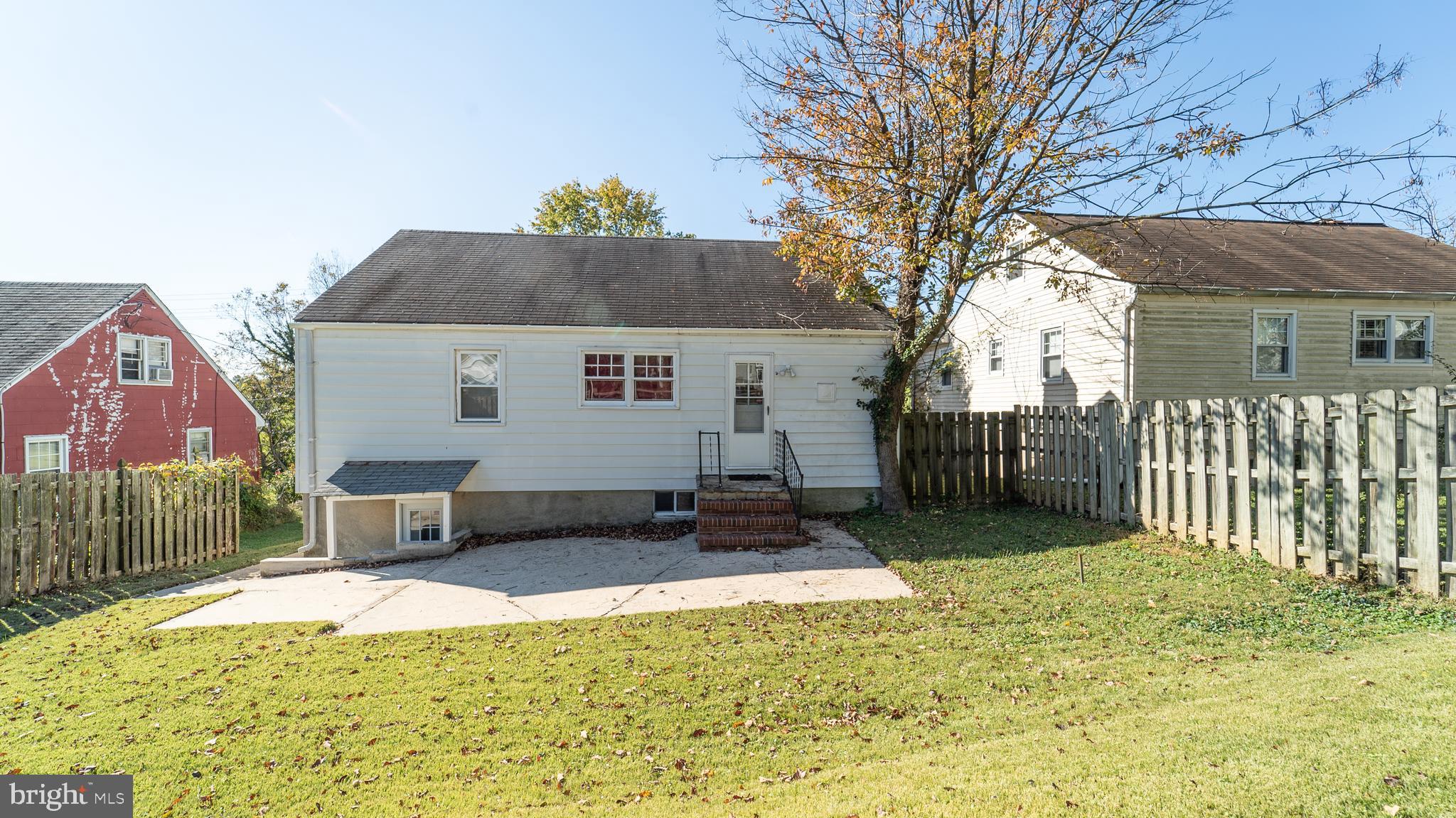 833 Hilltop Road Baltimore, MD 21228 - Photo 35 of 37 Gallery Image 35