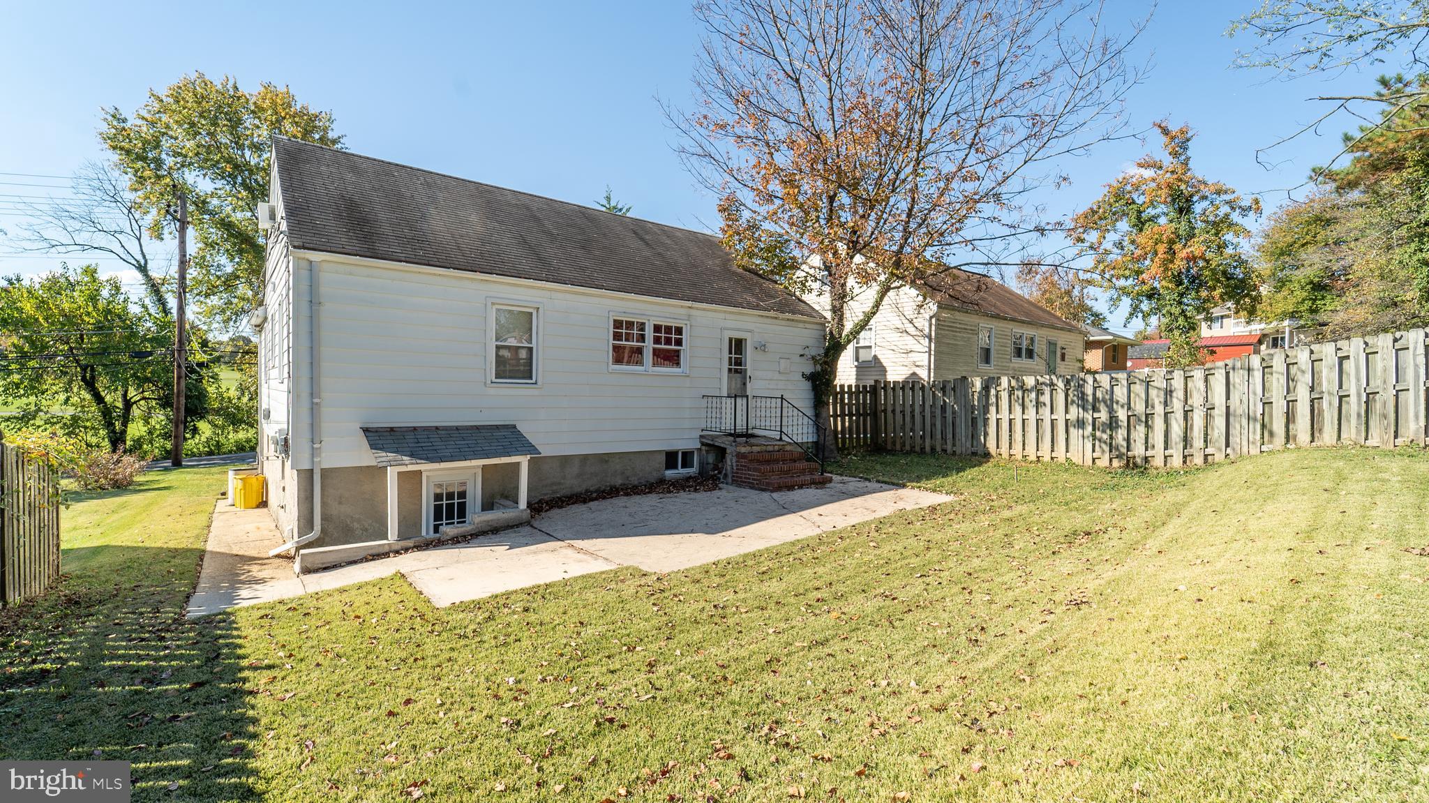833 Hilltop Road Baltimore, MD 21228 - Photo 36 of 37 Gallery Image 36