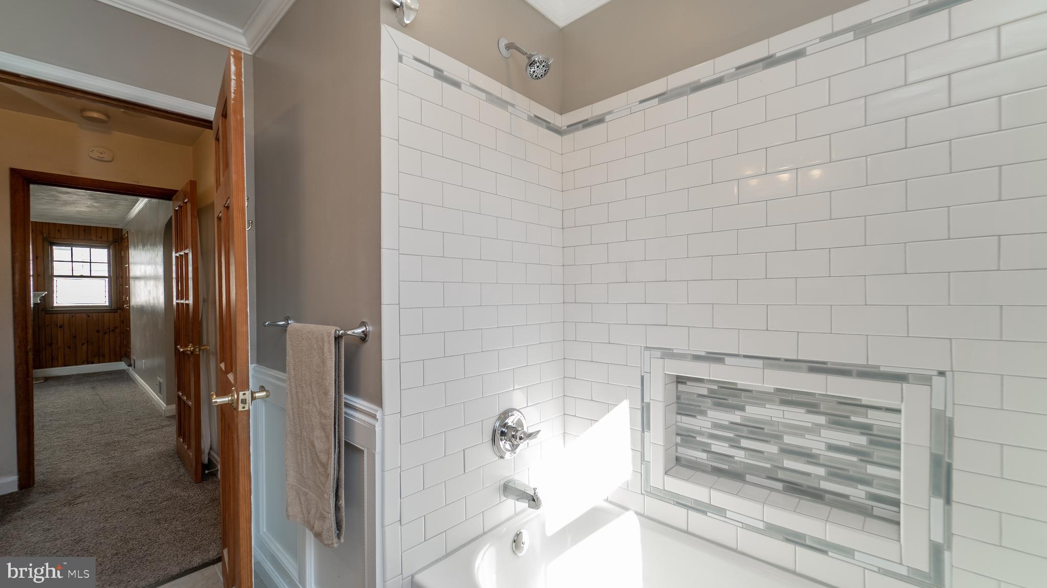 833 Hilltop Road Baltimore, MD 21228 - Photo 5 of 37 Gallery Image 5