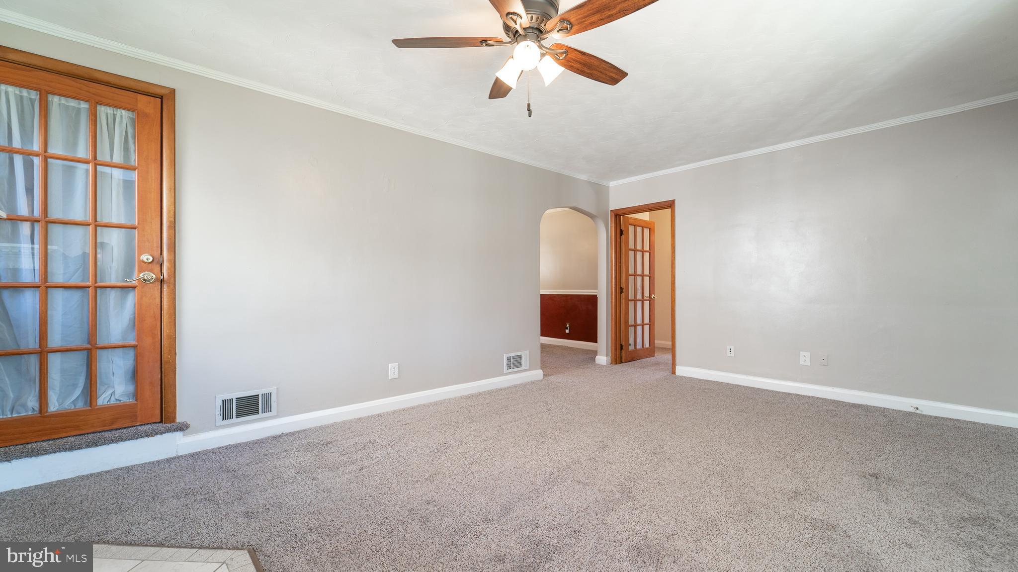 833 Hilltop Road Baltimore, MD 21228 - Photo 9 of 37 Gallery Image 9