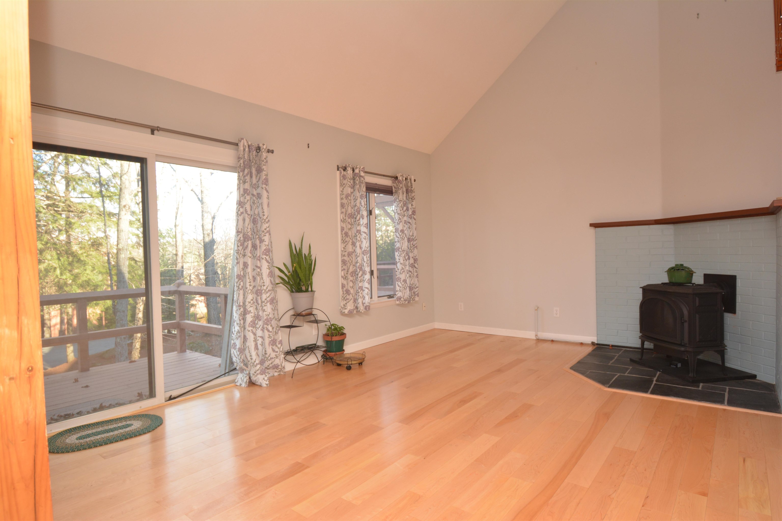 842 Cove Drive, Unit 842 Grantham, NH 03753 - Photo 26 of 45 Gallery Image 26