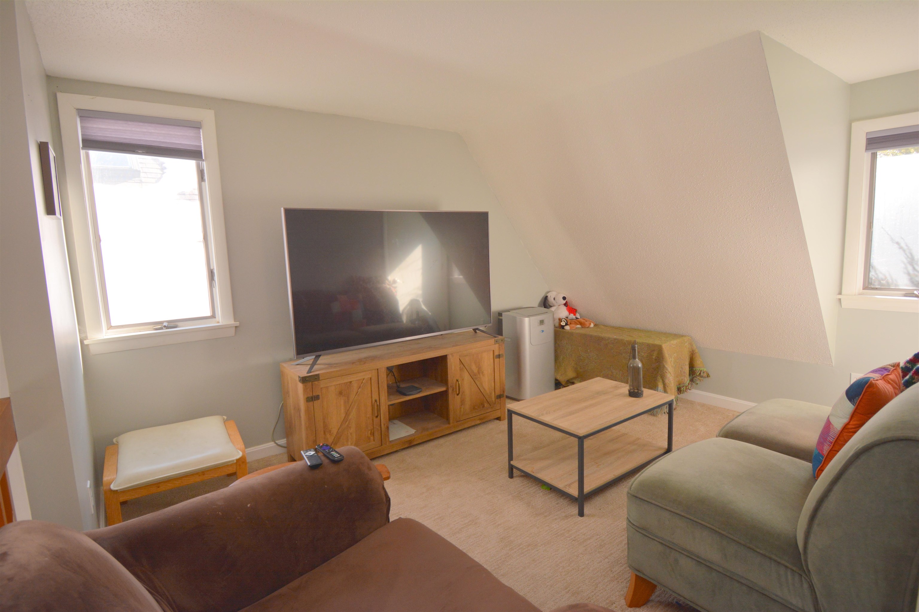 842 Cove Drive, Unit 842 Grantham, NH 03753 - Photo 5 of 45 Gallery Image 5