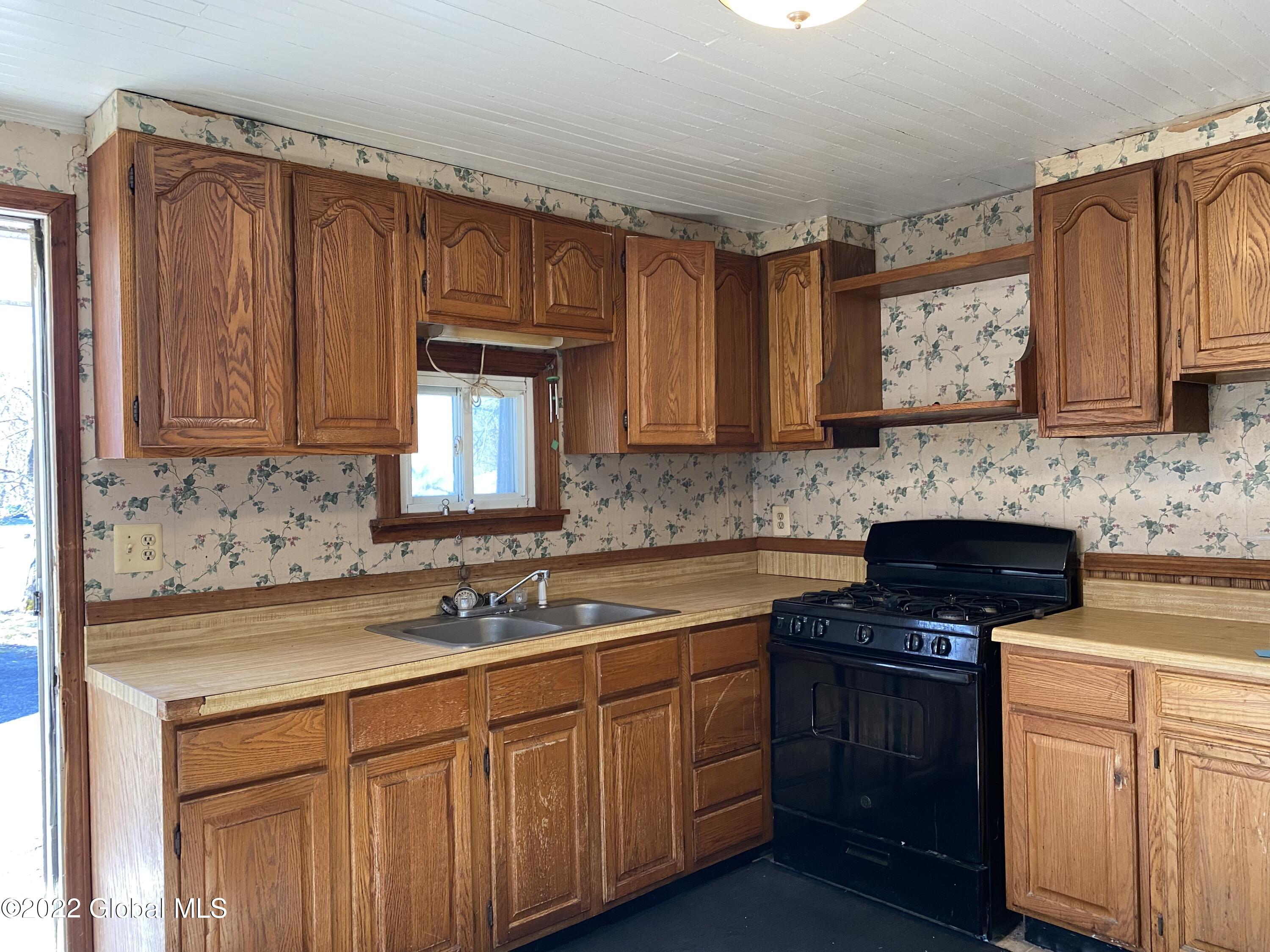 112 Plank Road Poestenkill, NY 12140 - Photo 2 of 10 IMG-2129