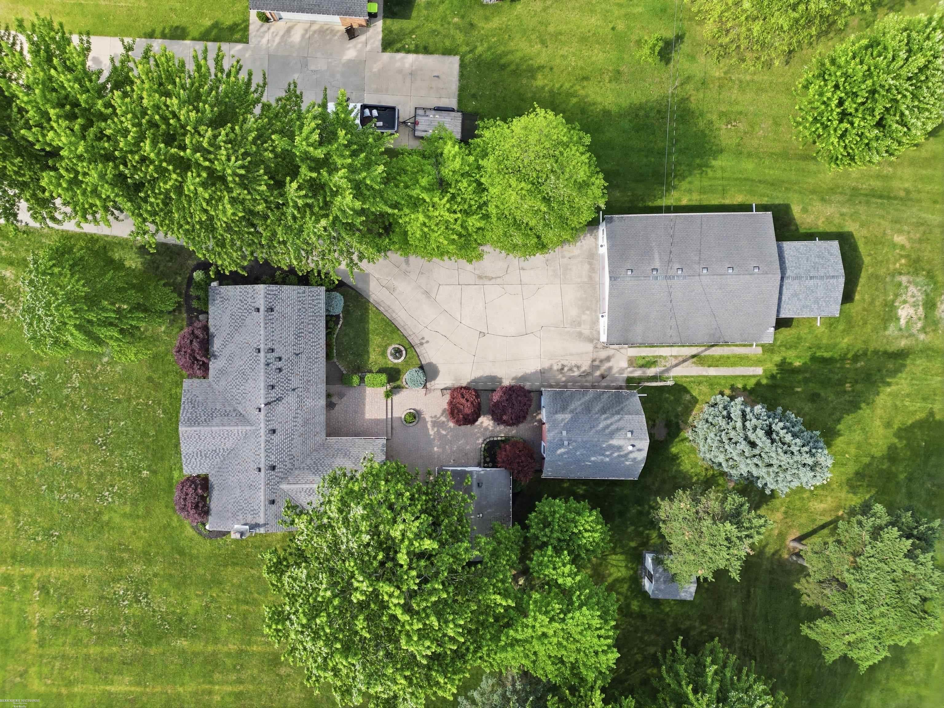 50400 Fairchild Road New Baltimore, MI 48051 - Photo 2 of 36