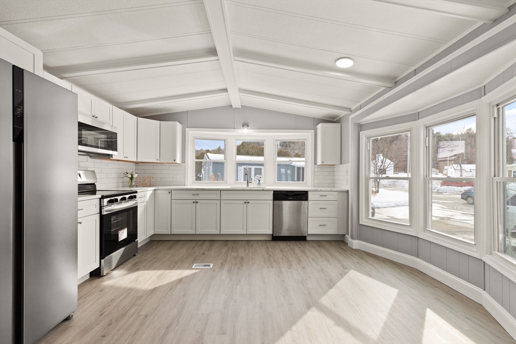 239 Ayer Road, Unit 96 Littleton, MA 01460 - Photo 5 of 22 Gallery Image 5