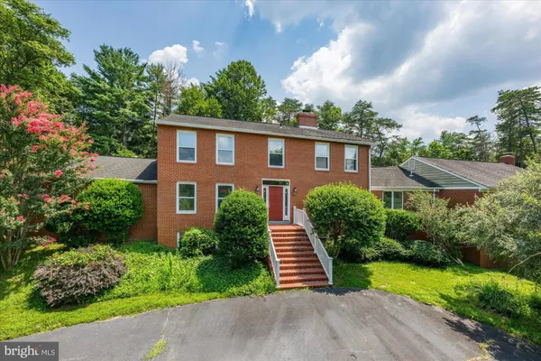 $1,850,000 | 1013 Union Church Road, McLean, VA 22102