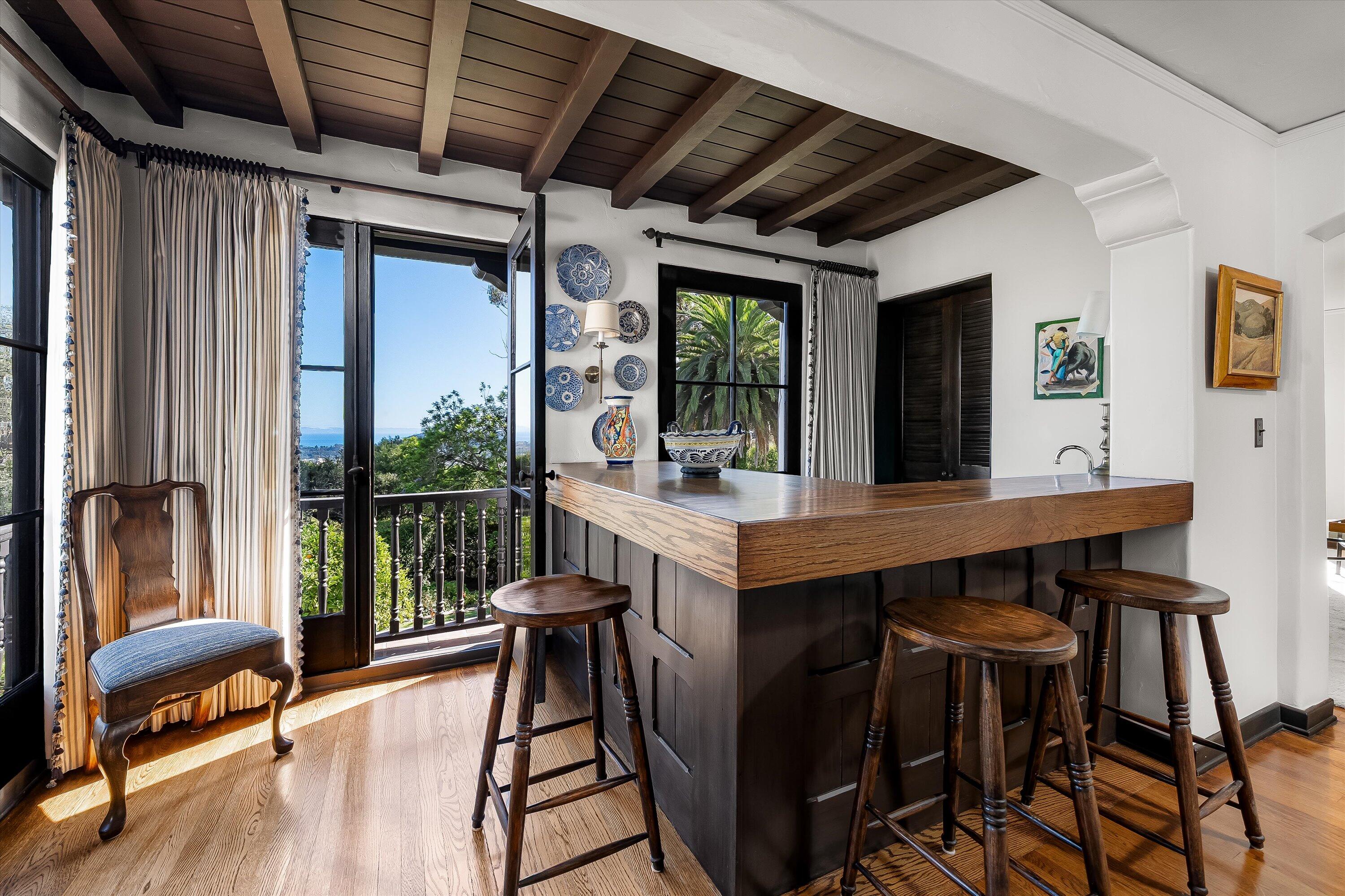 2125 Ridge Lane Santa Barbara, CA 93103 - Photo 13 of 34 Bar