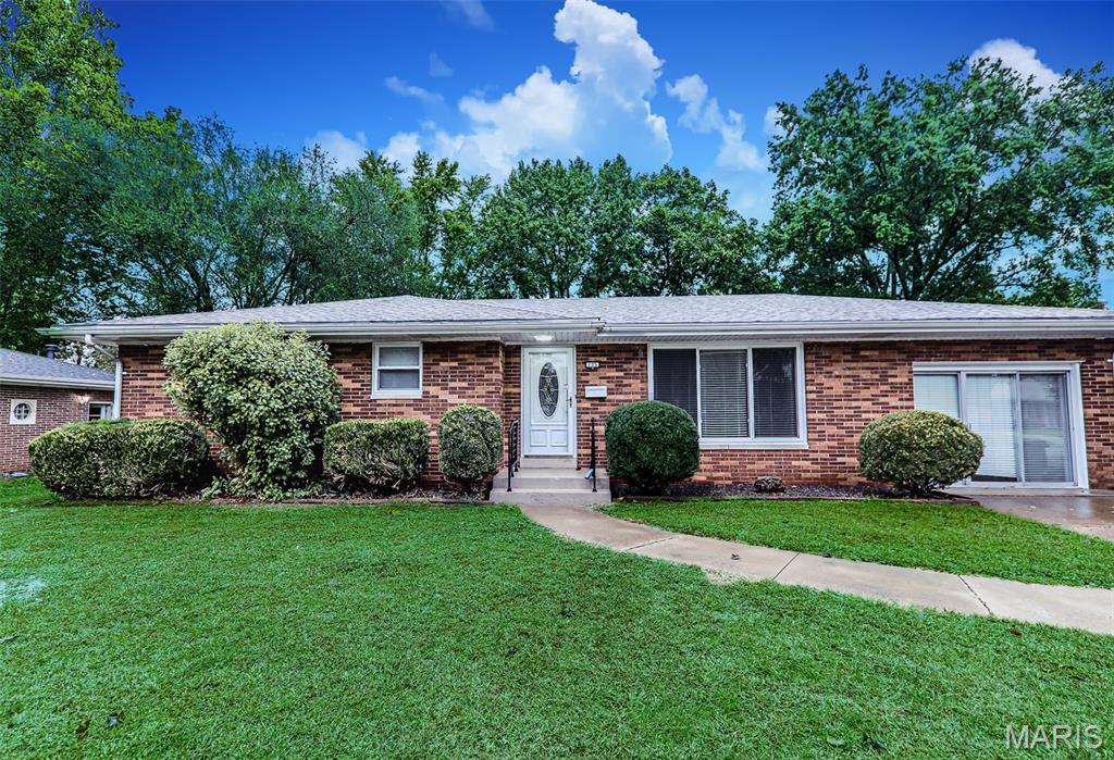 125 Barrington Drive Belleville, IL 62223 - Photo 1 of 25