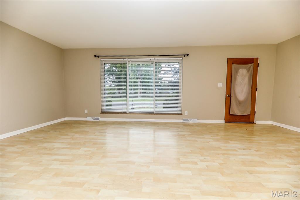 125 Barrington Drive Belleville, IL 62223 - Photo 3 of 25