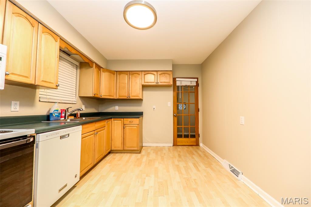 125 Barrington Drive Belleville, IL 62223 - Photo 8 of 25