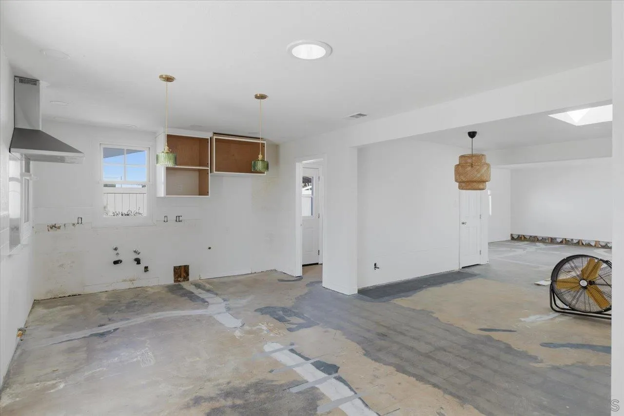 3880 Adams Street Carlsbad, CA 92008 - Photo 11 of 42 a view of a livingroom with wooden floor