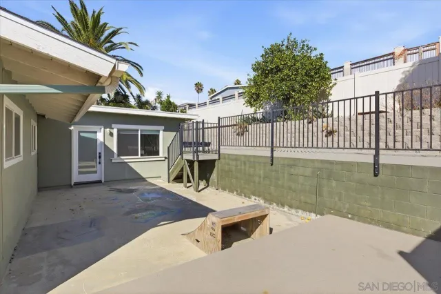 $1,199,000 | 3880 Adams Street, Carlsbad, CA 92008