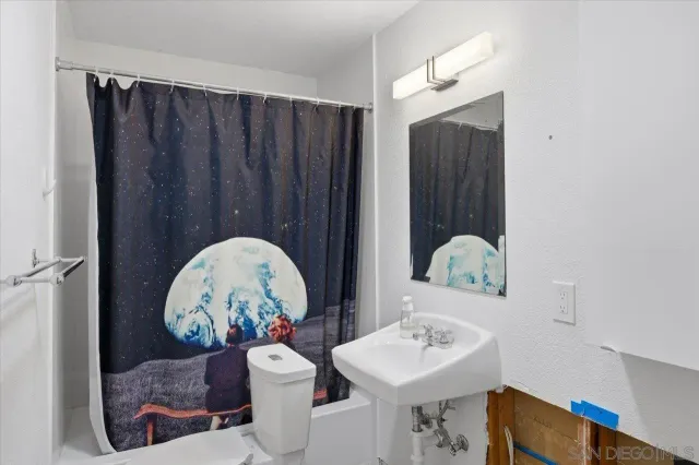 $1,199,000 | 3880 Adams Street, Carlsbad, CA 92008