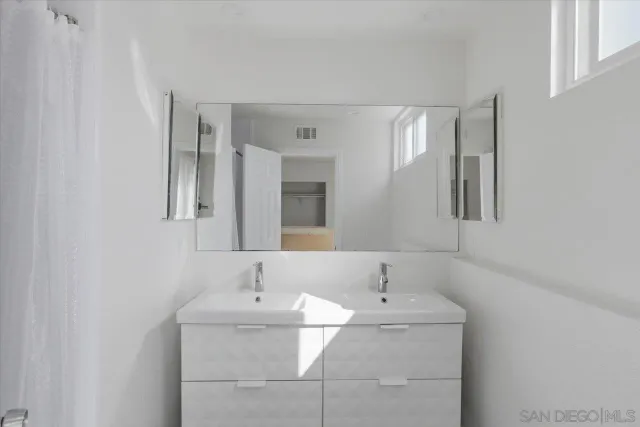 $1,199,000 | 3880 Adams Street, Carlsbad, CA 92008