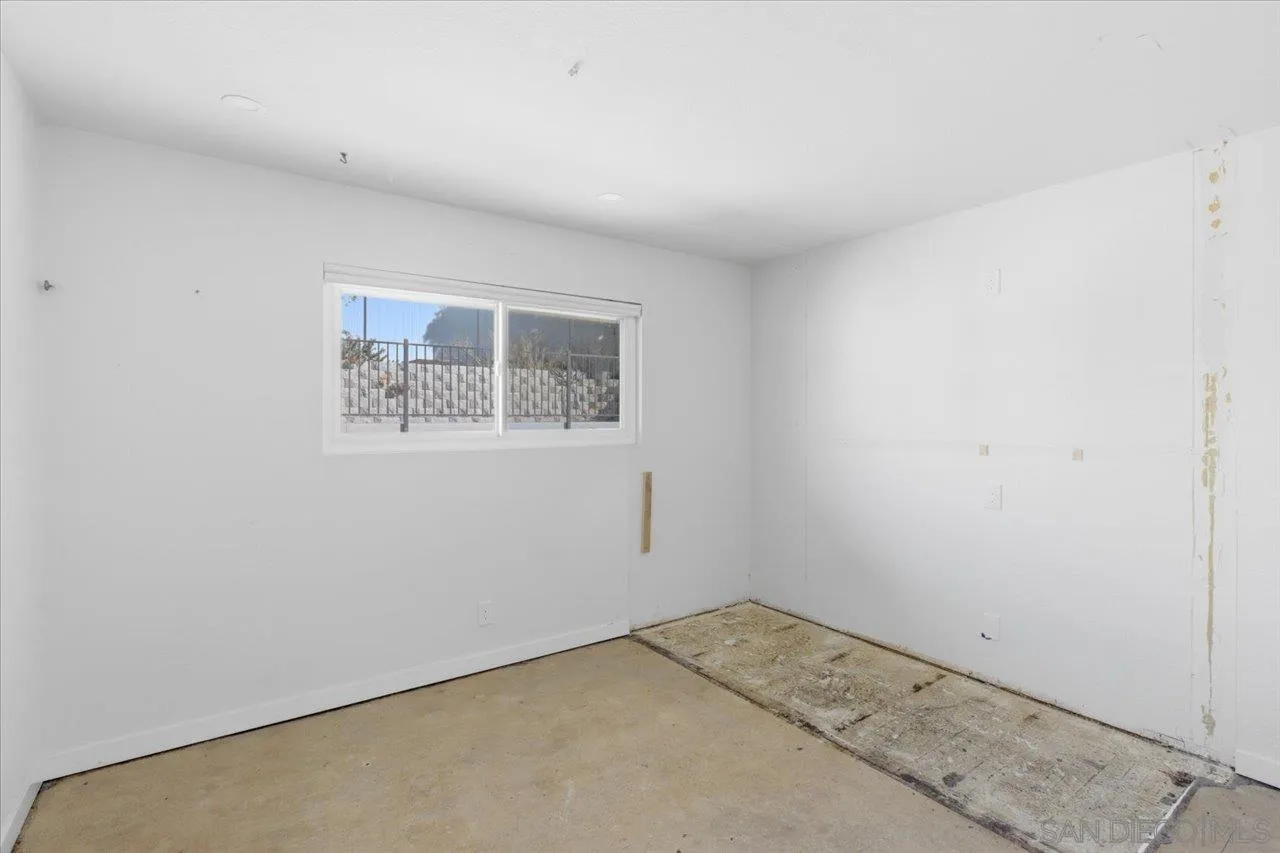 3880 Adams Street Carlsbad, CA 92008 - Photo 34 of 42 an empty room with a empty space