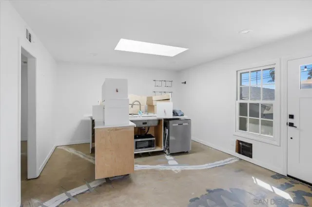 $1,199,000 | 3880 Adams Street, Carlsbad, CA 92008