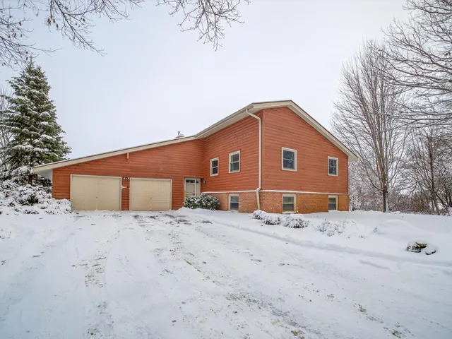 $899,900 | 20081 Langford Avenue, Jordan, MN 55352