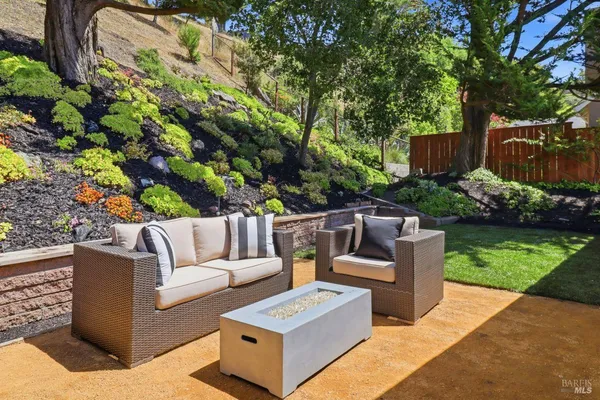 $1,395,000 | 10 Sonora Way, Corte Madera, CA 94925