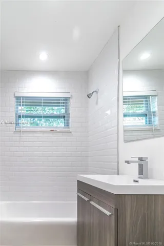 $1,797 | 2201 Northeast 14th Avenue, Unit 3, Wilton Manors, FL 33305