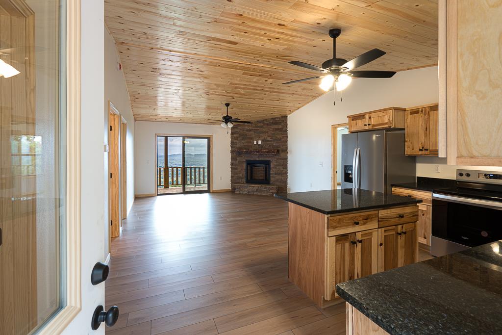 185 Raccoon Rdg Trail Murphy, NC 28906 - Photo 15 of 48 Gallery Image 15